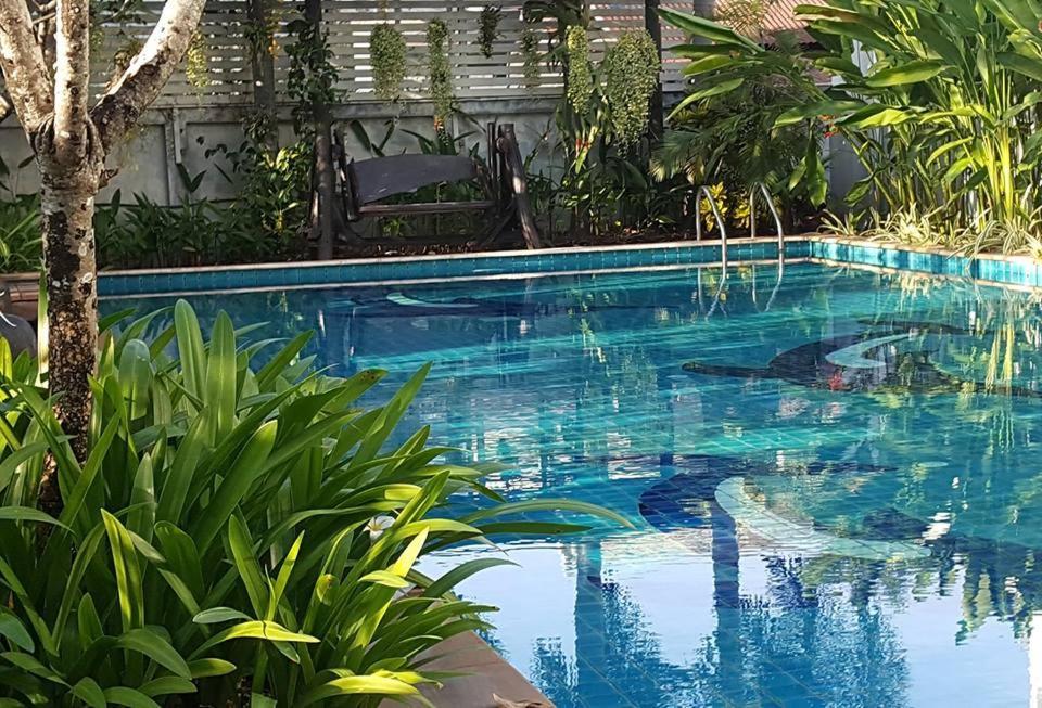 Baan Suksiri Hotel HHQ Exterior foto