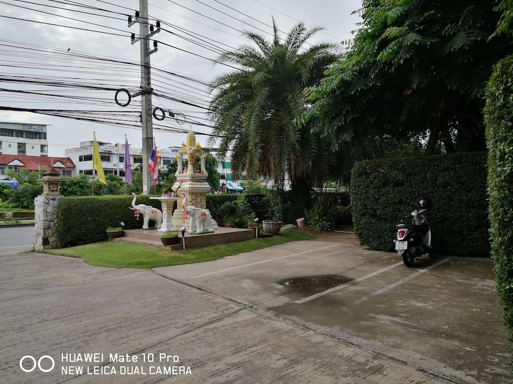 Baan Suksiri Hotel HHQ Exterior foto